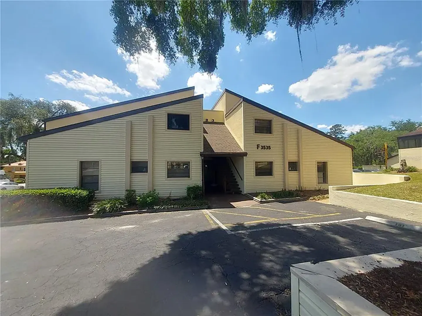 OCALA House: 3535 E FORT KING ST